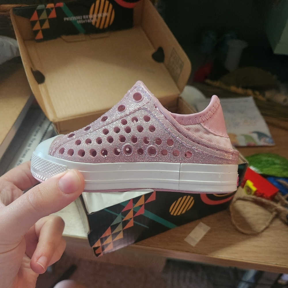 Sketchers kids slip on